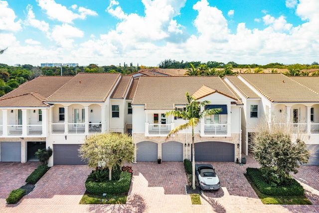 100 NW 69th Circle 44, Boca Raton, FL 33487