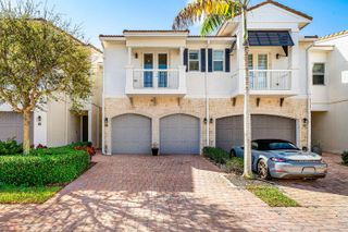 100 NW 69th Circle 44, Boca Raton, FL 33487