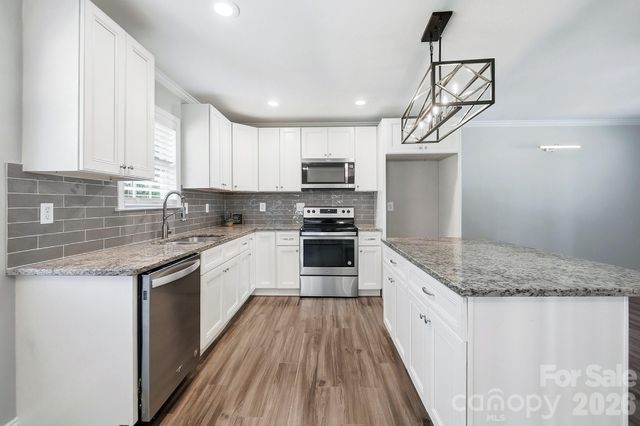 4400 Strangford Avenue, Charlotte, NC 28215