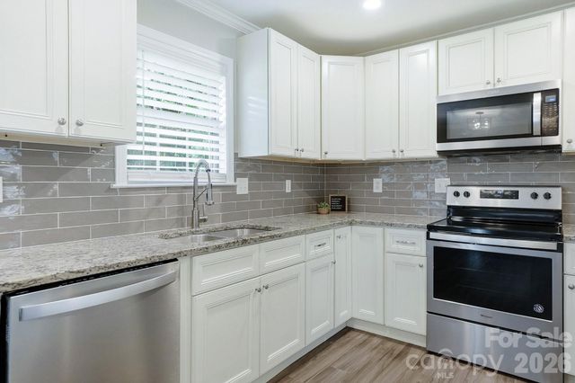 4400 Strangford Avenue, Charlotte, NC 28215