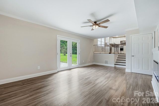 4400 Strangford Avenue, Charlotte, NC 28215