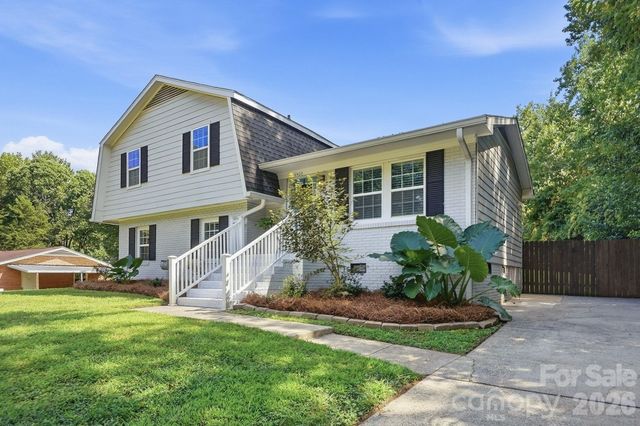 4400 Strangford Avenue, Charlotte, NC 28215