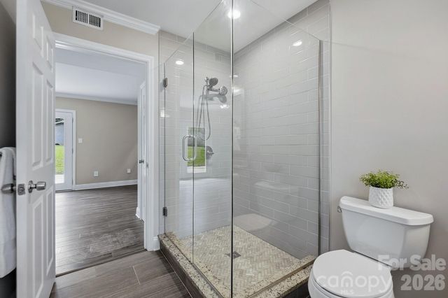 4400 Strangford Avenue, Charlotte, NC 28215