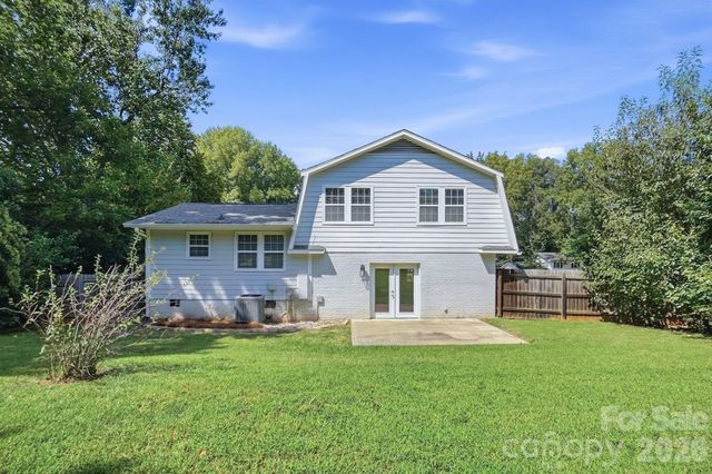 4400 Strangford Avenue, Charlotte, NC 28215