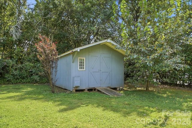 4400 Strangford Avenue, Charlotte, NC 28215