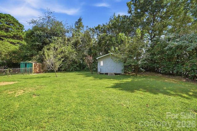 4400 Strangford Avenue, Charlotte, NC 28215