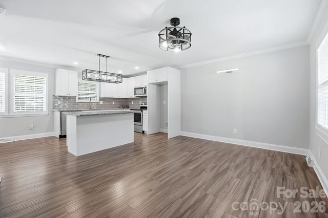 4400 Strangford Avenue, Charlotte, NC 28215