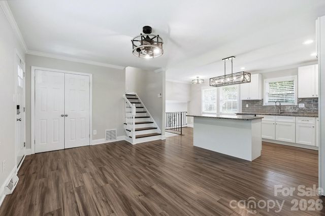 4400 Strangford Avenue, Charlotte, NC 28215