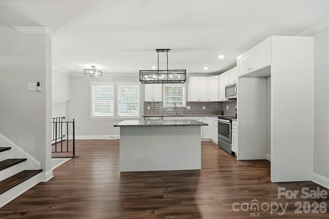 4400 Strangford Avenue, Charlotte, NC 28215