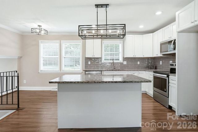 4400 Strangford Avenue, Charlotte, NC 28215