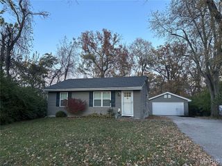 146 Diekamp Lane, St Charles, MO 63303