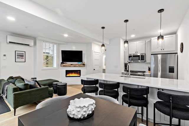 286 Bradford St A5, Provincetown, MA 02657