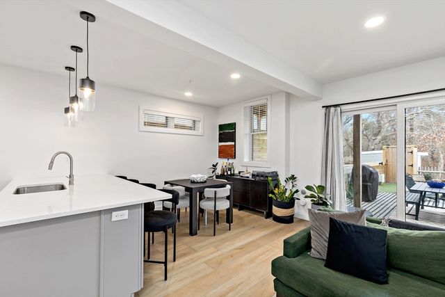 286 Bradford St A5, Provincetown, MA 02657