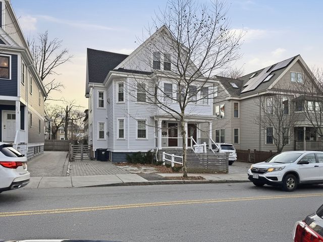 318 Concorde Ave 2, Cambridge, MA 02138