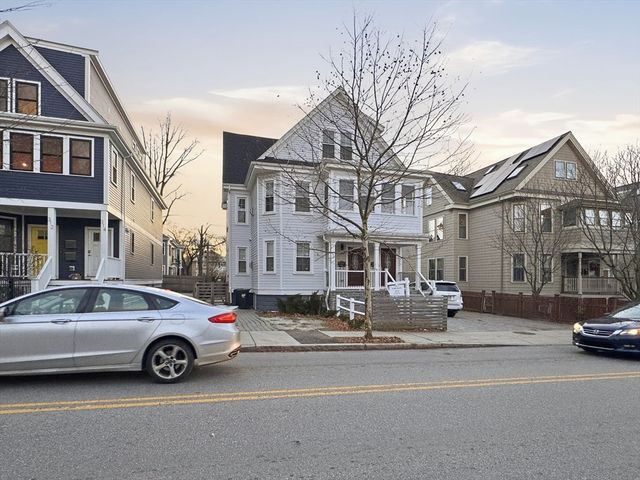 318 Concorde Ave 2, Cambridge, MA 02138