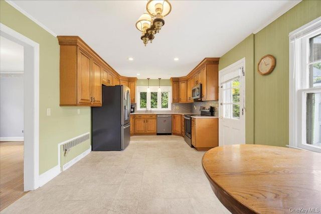 45 Summit Street, Monroe, NY 10950