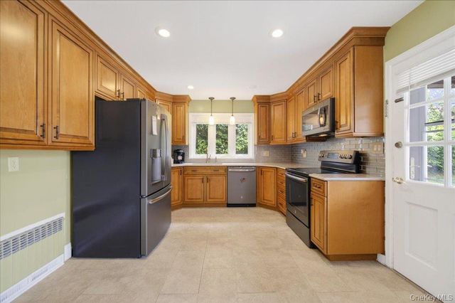 45 Summit Street, Monroe, NY 10950