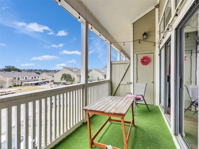 174 April Point Drive S, Conroe, TX 77356