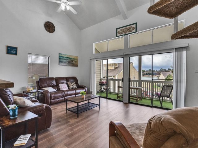 174 April Point Drive S, Conroe, TX 77356