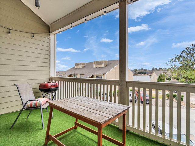 174 April Point Drive S, Conroe, TX 77356