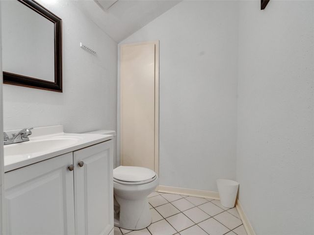 174 April Point Drive S, Conroe, TX 77356