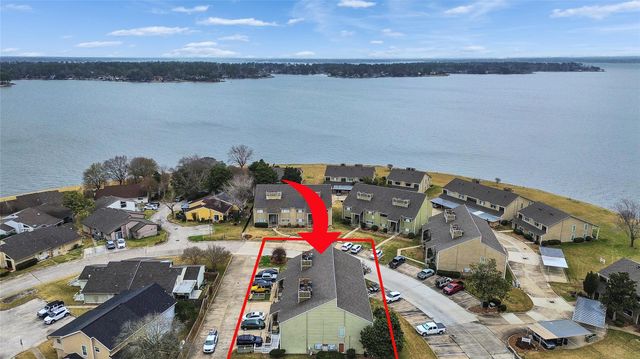 174 April Point Drive S, Conroe, TX 77356