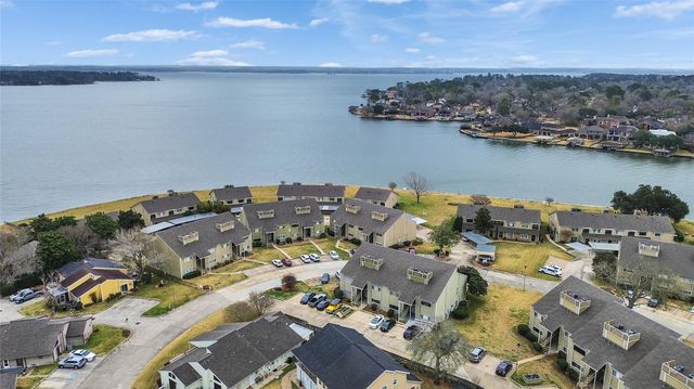 174 April Point Drive S, Conroe, TX 77356