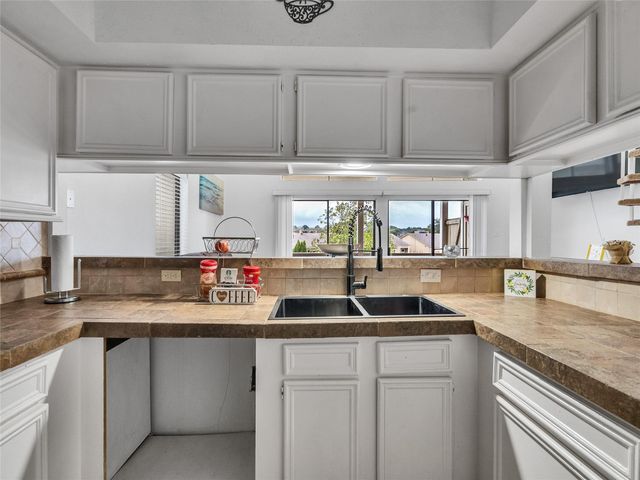 174 April Point Drive S, Conroe, TX 77356