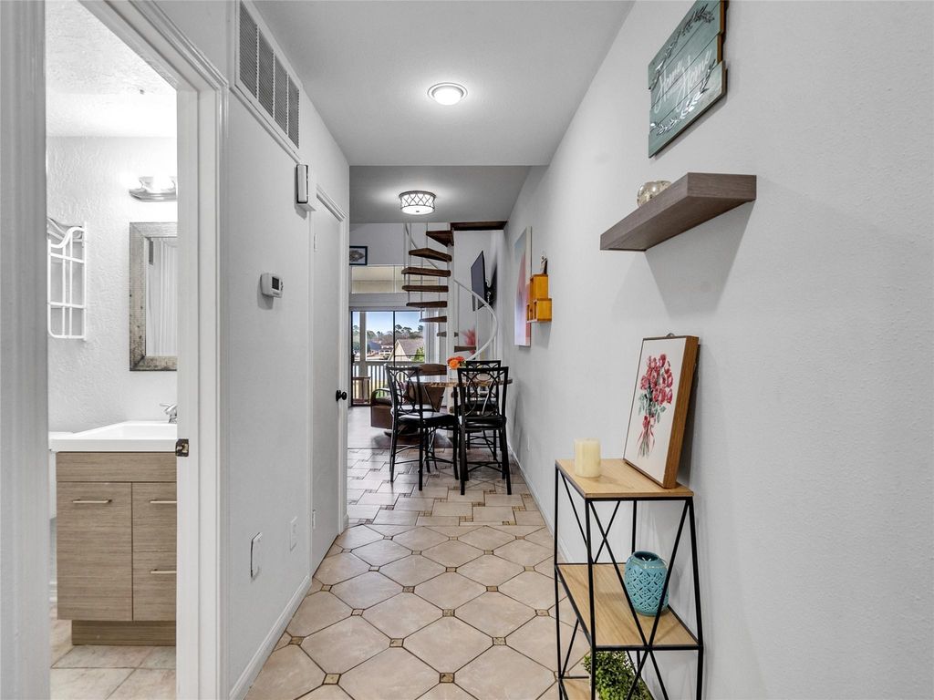 174 April Point Drive S, Conroe, TX 77356