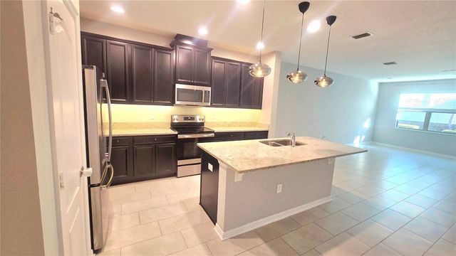 11992 SANDS COVE, Orlando, FL 32828