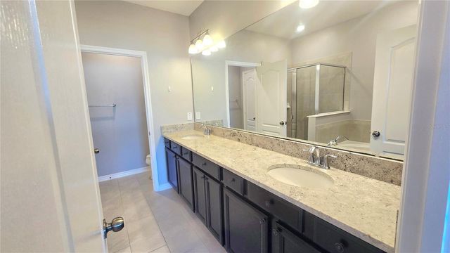 11992 SANDS COVE, Orlando, FL 32828