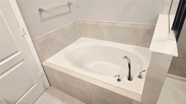 11992 SANDS COVE, Orlando, FL 32828