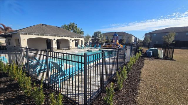 11992 SANDS COVE, Orlando, FL 32828