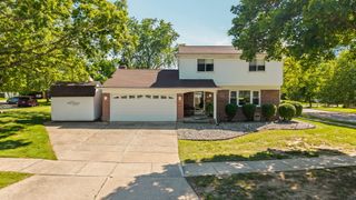 534 Forestbrooke Court, Saline City, MI 48176