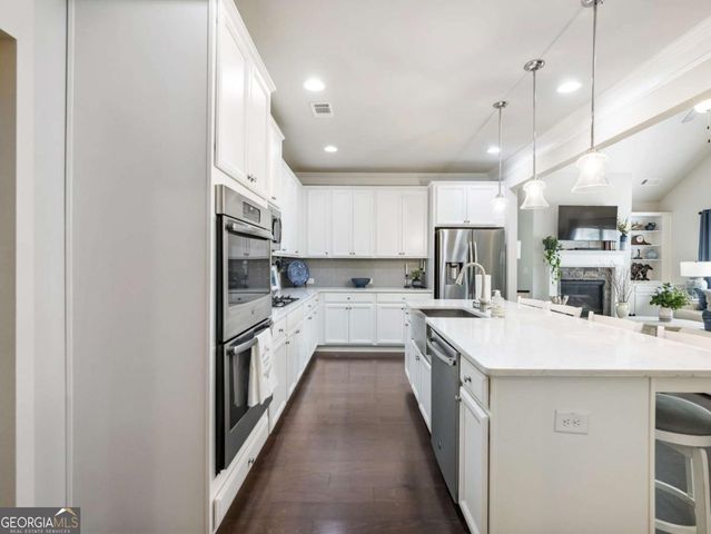 7174 Boathouse Way, Flowery Branch, GA 30542