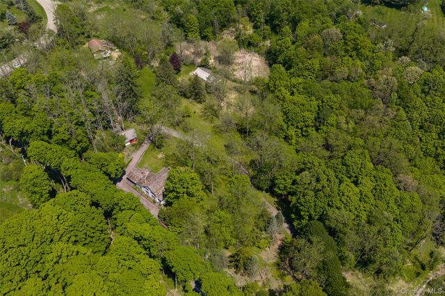 212 Pleasant Ridge Road, Poughquag, NY 12570