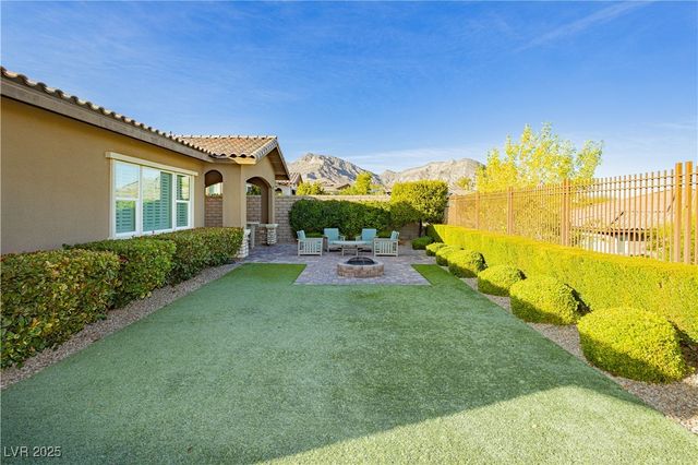 242 Evante Street, Las Vegas, NV 89138