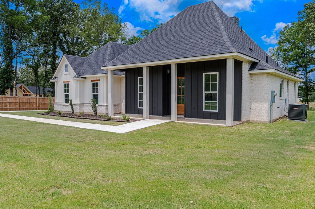 674 Rambin Road, Stonewall, LA 71078