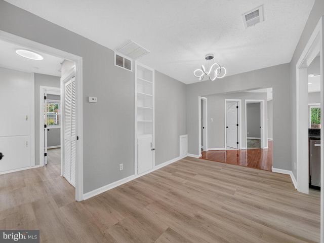4906 UPLAND DR, Alexandria, VA 22310