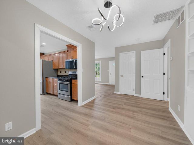 4906 UPLAND DR, Alexandria, VA 22310