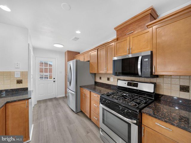 4906 UPLAND DR, Alexandria, VA 22310