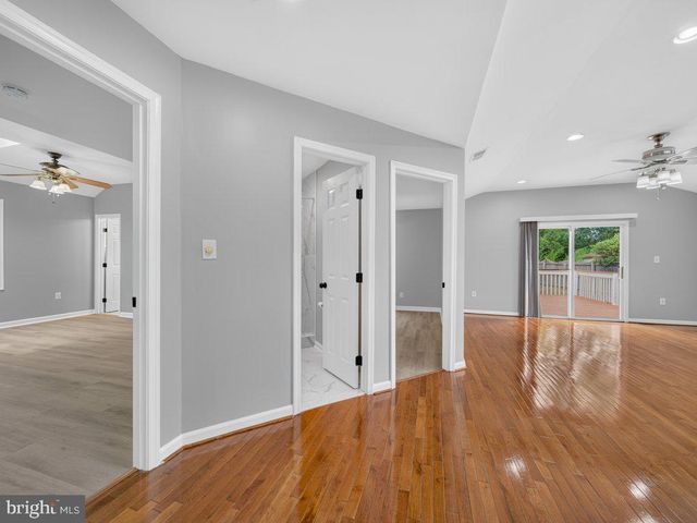 4906 UPLAND DR, Alexandria, VA 22310