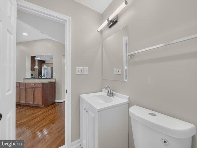 4906 UPLAND DR, Alexandria, VA 22310