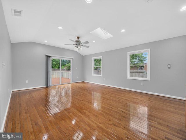 4906 UPLAND DR, Alexandria, VA 22310