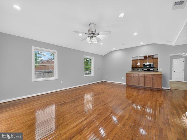 4906 UPLAND DR, Alexandria, VA 22310