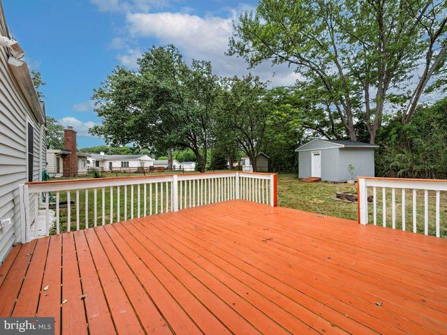 4906 UPLAND DR, Alexandria, VA 22310