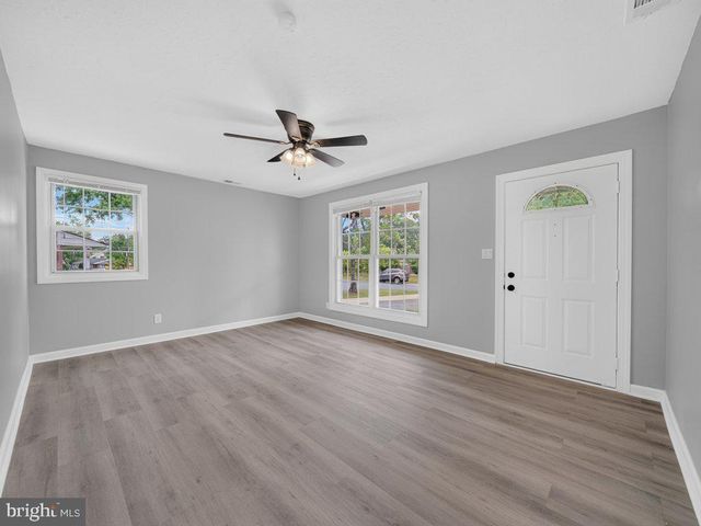 4906 UPLAND DR, Alexandria, VA 22310