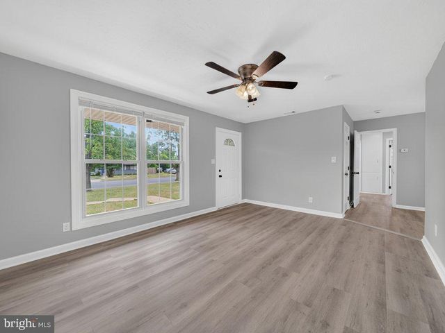 4906 UPLAND DR, Alexandria, VA 22310