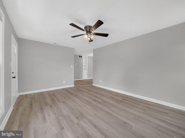 4906 UPLAND DR, Alexandria, VA 22310