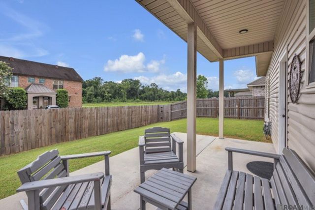 7248 Kenilworth Crossing Ave, Baton Rouge, LA 70820